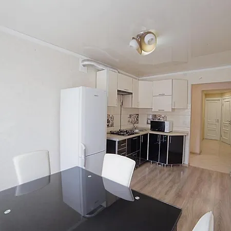 Apartmán з 2-ма ізольованими спальнями і балконом в центрі львова