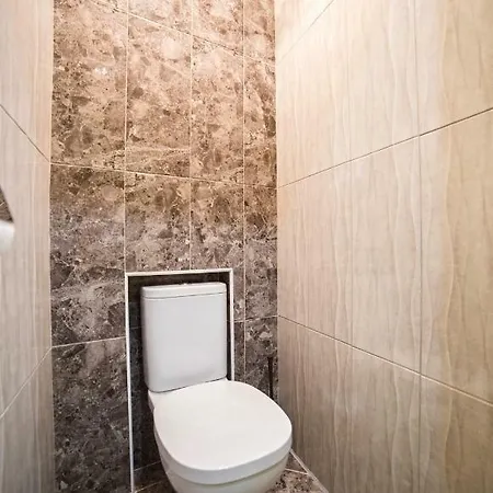 з 2-ма ізольованими спальнями і балконом в центрі львова Apartment