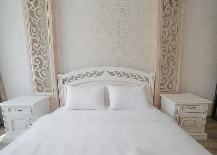 з 2-ма ізольованими спальнями і балконом в центрі львова Leópolis