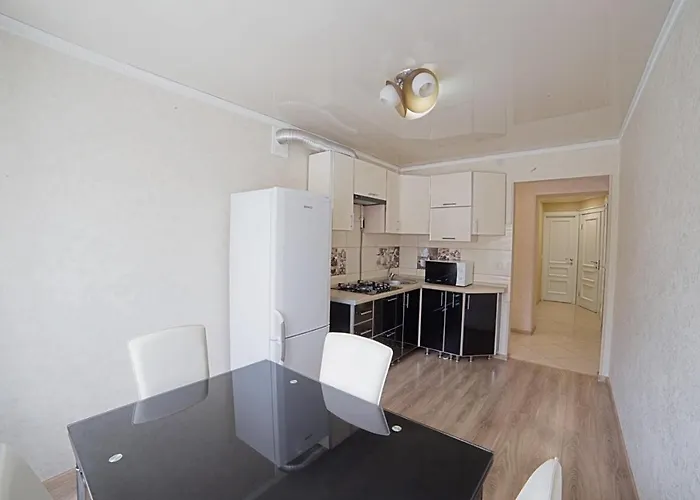 Apartamento з 2-ма ізольованими спальнями і балконом в центрі львова