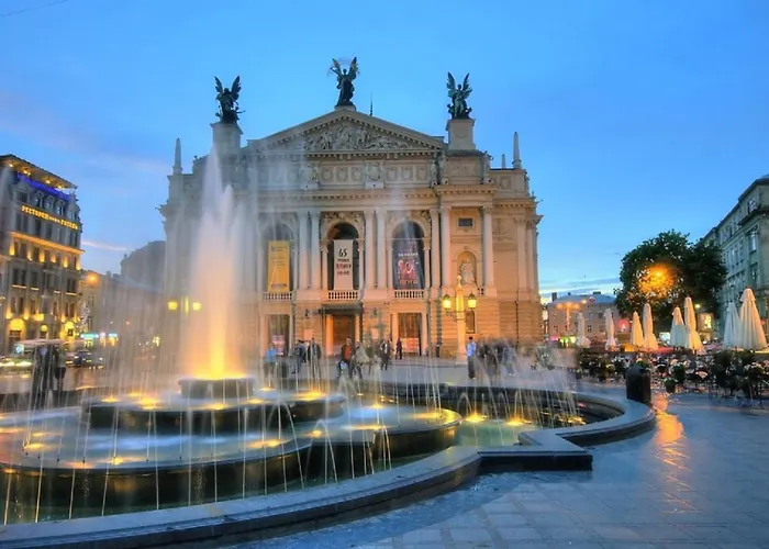 з 2-ма ізольованими спальнями і балконом в центрі львова Leópolis